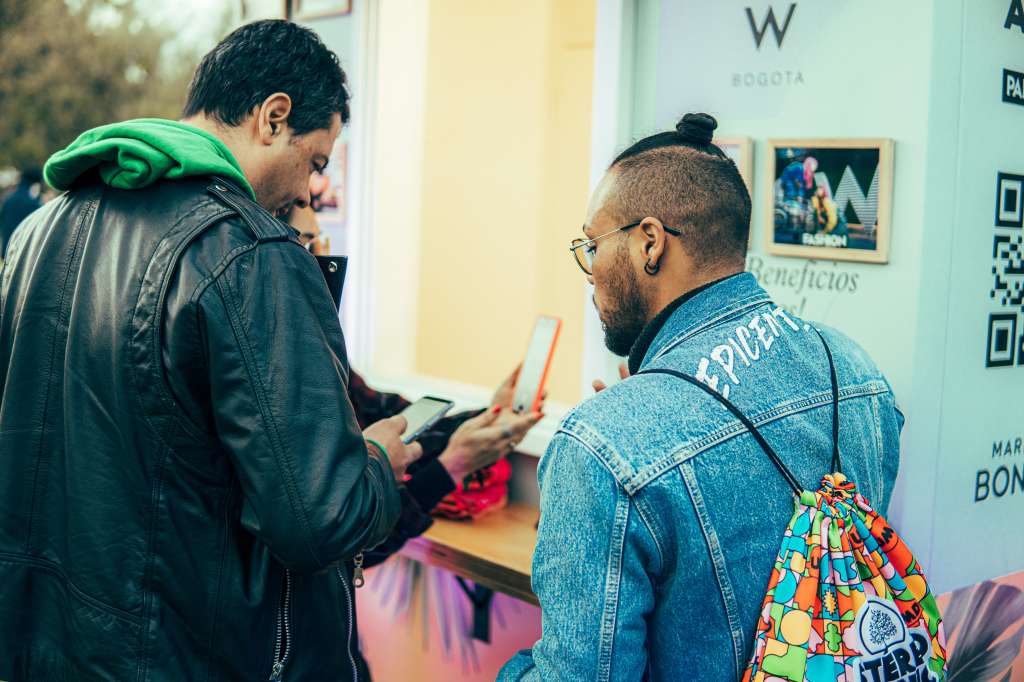 Utilizando los puntos Marriott Bonvoy acumulados en viajes y otras actividades, los socios pueden obtener acceso VIP a experiencias únicas en todo el mundo.