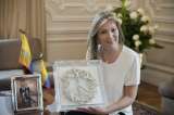 Santos regalará escultura de paz al Papa y a reyes de Suecia y Noruega