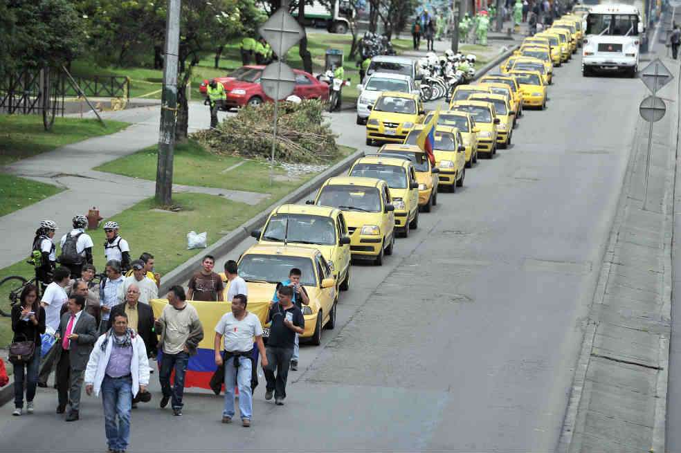 Una pequeñísima porción de los 51 mil taxis de la ciudad participaron en la protesta. / David Campuzano