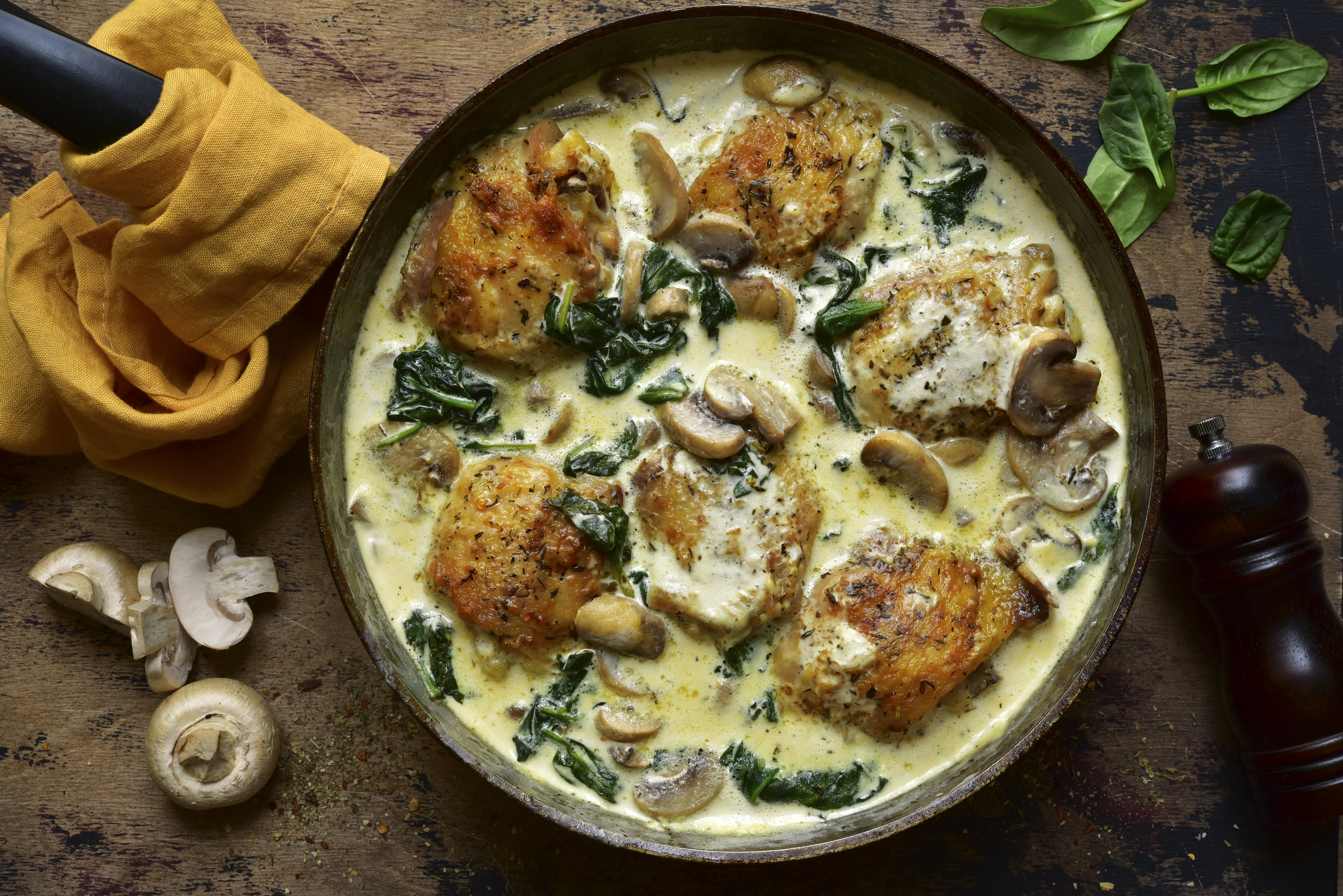 Muslos de pollo cremosos