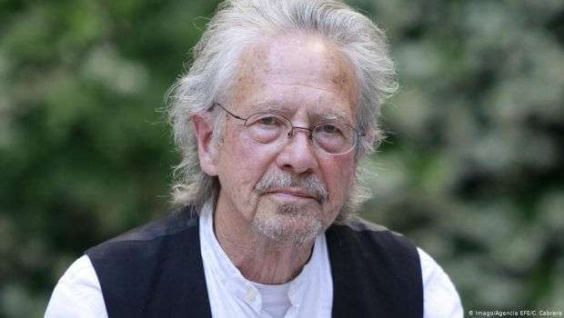 El escritor austríaco Peter Handke, premio Nobel de literatura este año, y quien ha sido el centro de innumerables polémicas por sus posturas políticas. / Cortesía