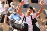 Djokovic pasó el susto y está en cuartos de Roland Garros