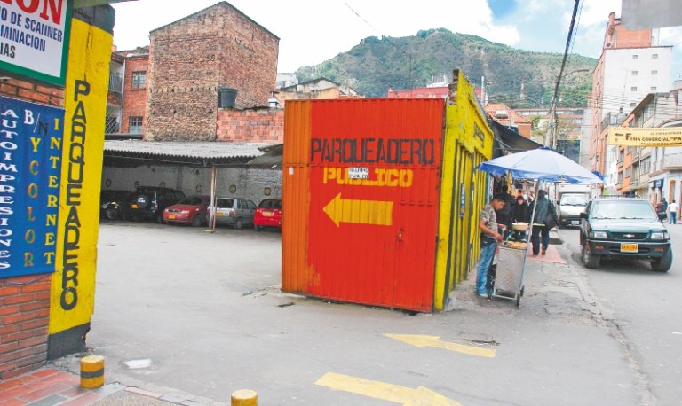 Clase media: la que más sentirá el aumento en la tarifa de parqueo