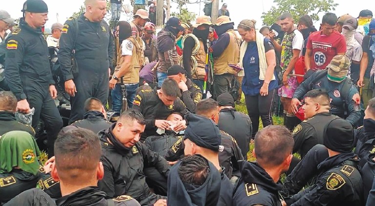 Policía habría omitido enviar apoyo a los agentes retenidos en protesta en Caquetá