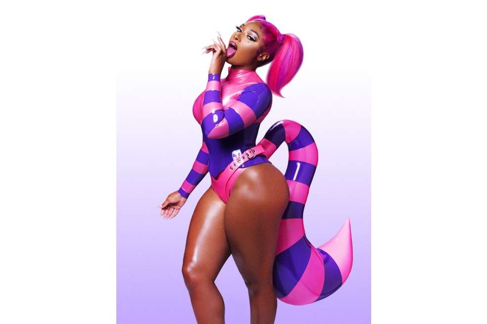 Megan Thee Stallion es conocida por ser super viral con "Savage", solo en TikTok generó más de 30 millones de videos con el #savagechallenge, tiene además éxitos con Beyonce y Cardi B.