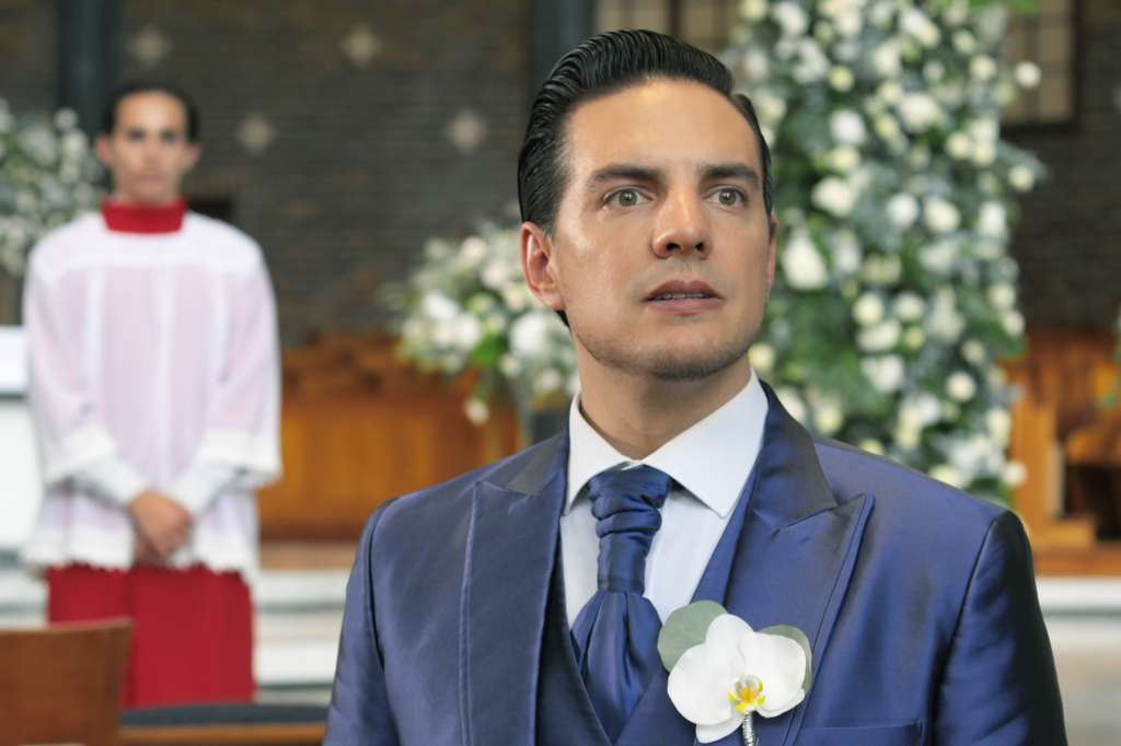 Vadhir Derbez, protagoniza Yo no soy Mendoza, el último escrito de Fernando Gaitán