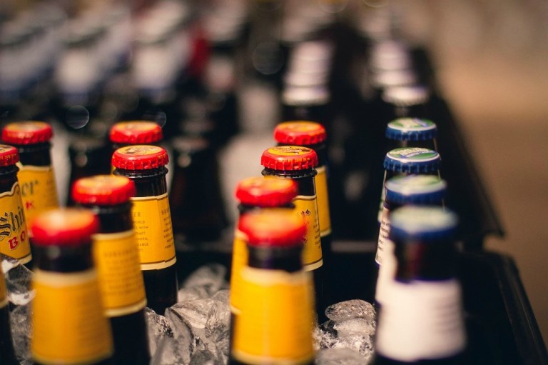 Hombres, más violentos con el alcohol que las mujeres