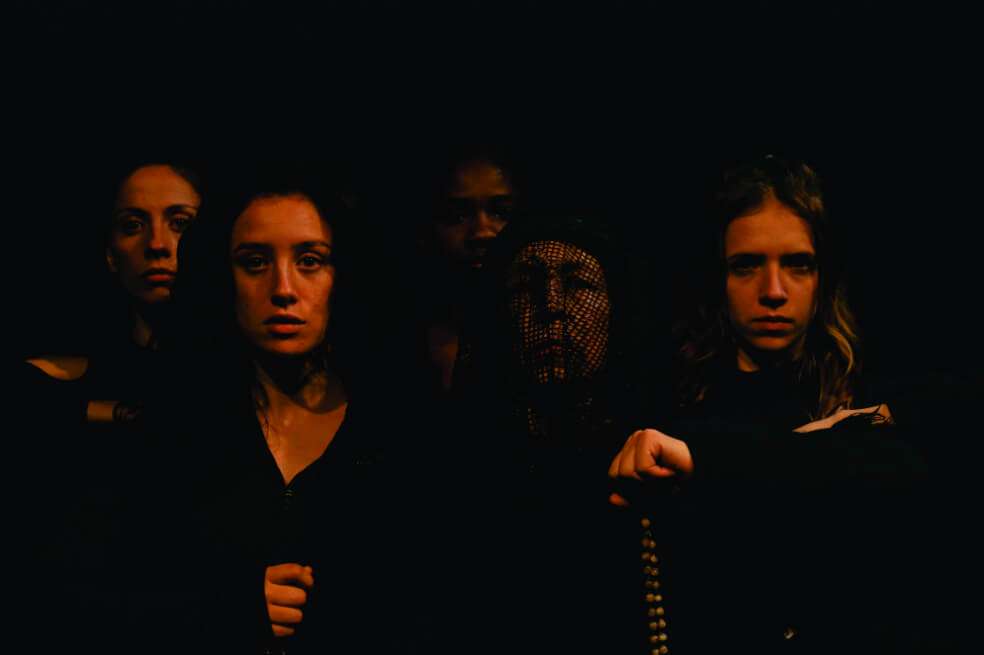 “Rumor”, la nueva creación de la compañía Umbral, es una propuesta de teatro multidisciplinar bajo la dirección y dramaturgia de Carolina Vivas. / Cortesía Umbral teatro