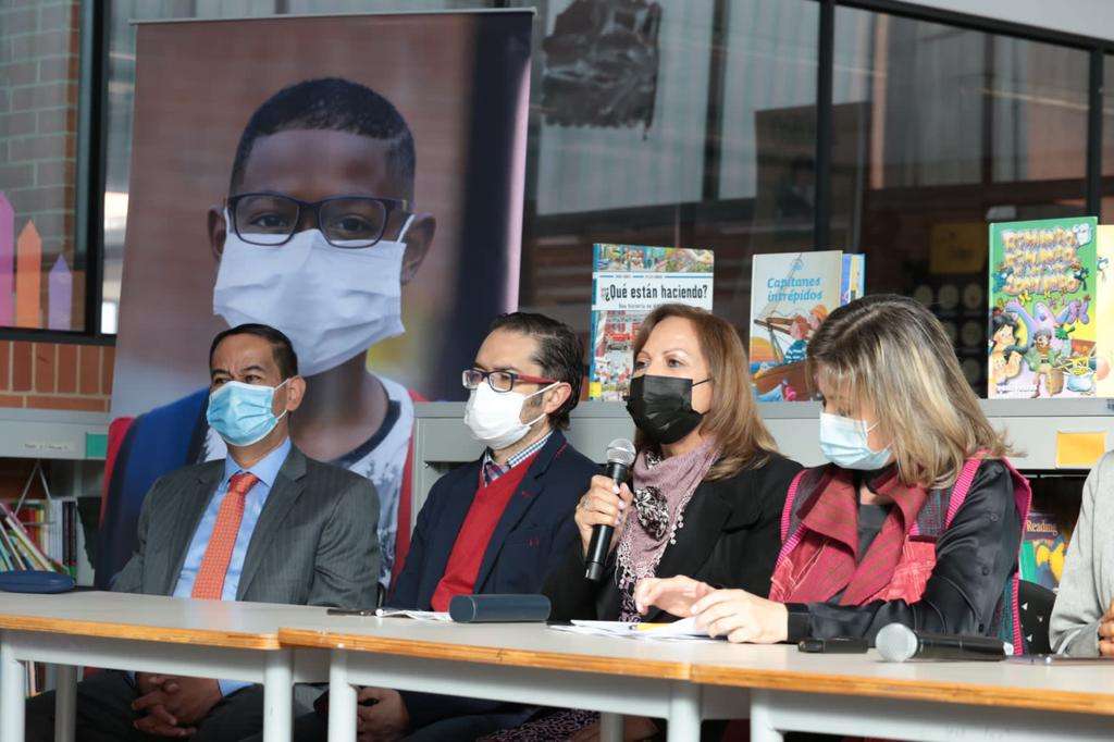 La Secretaría también rechazó las agresiones a las que han sido sometidos algunos rectores y rectoras de los diferentes colegios en los que se han presentado los presuntos casos de violencia sexual.