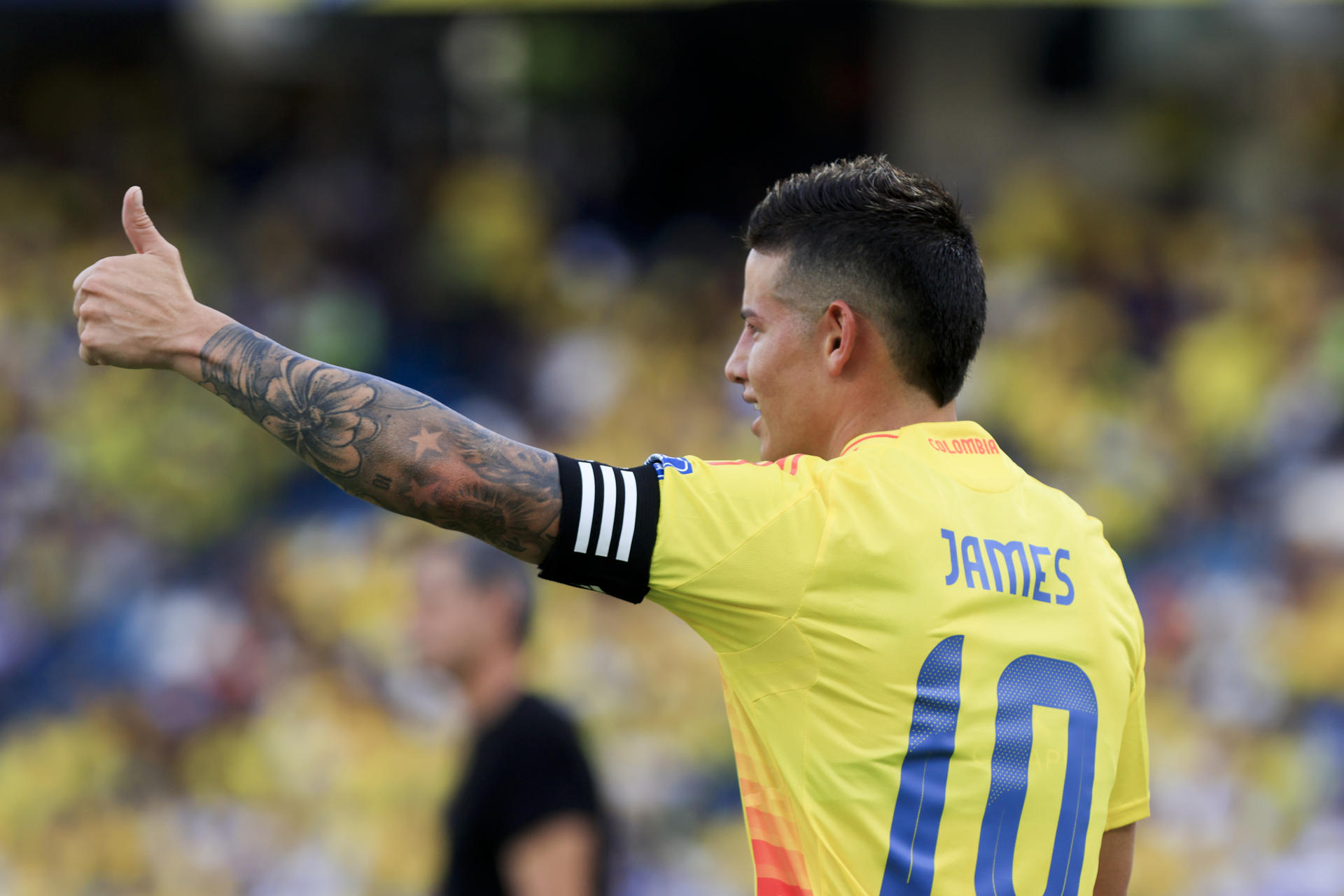 AMDEP6874. BARRANQUILLA (COLOMBIA), 06/06/2025.- James Rodríguez de Colombia reacciona este viernes, en un partido por las eliminatorias sudamericanas para el Mundial 2026 entre las selecciones de Colombia y Perú en el estadio Metropolitano en Barranquilla (Colombia). EFE/ Ricardo Maldonado Rozo
