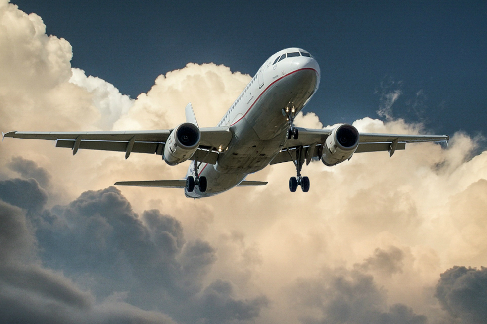 Esta polémica recuerda la ocurrida el pasado diciembre cuando un jet salió de Bogotá con media tonelada de cocaína rumbo al aeropuerto privado de Farnborough. / Pixabay