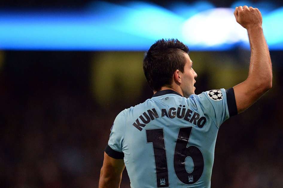 Sergio Agúero celebra uno de sus tres goles contra el Bayern Múnich. Foto: AFP