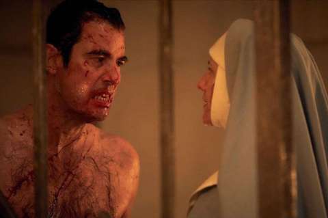 El verdadero motivo por el que Drácula teme a los crucifijos