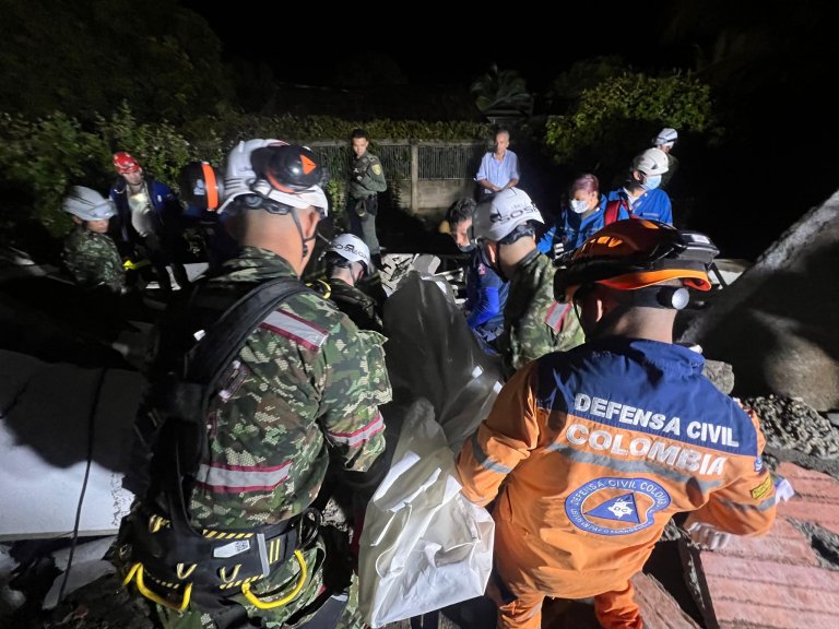 Dos muertos y varios heridos tras desplome de un techo durante una boda