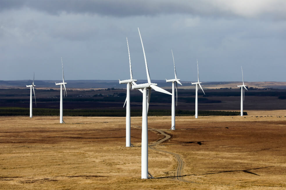 Actualmente , en el país la generación de electricidad proviene un 66% de energía hidráulica y un 29% de plantas térmicas. / Bloomberg News
