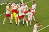 Szczesny, y una doble atajada increíble, le dio el triunfo a Polonia contra Arabia