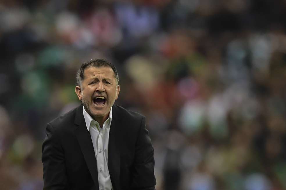 El colombiano está a punto de clasificar a su primer mundial como técnico. / AFP