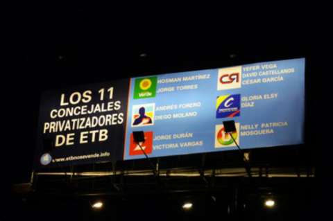 Reaparece valla con nombres de concejales que aprobaron venta de ETB