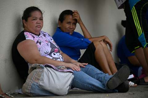 “Torturados y golpeados”: la angustia de familiares de presos amotinados en Venezuela