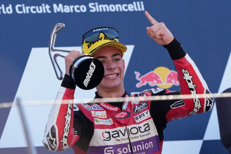 David Alonso: ¿cómo va en la general del mundial de Moto3, a cuánto está del líder?