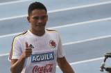 Carlos Bacca, preocupado por el juego duro de Perú