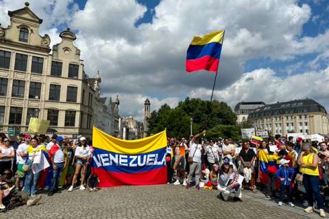 Chavismo y oposición toman las calles en plena crisis poselectoral en Venezuela