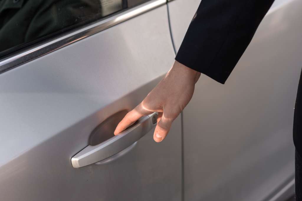 ¿Qué es la carrocería de un carro y qué partes la componen?