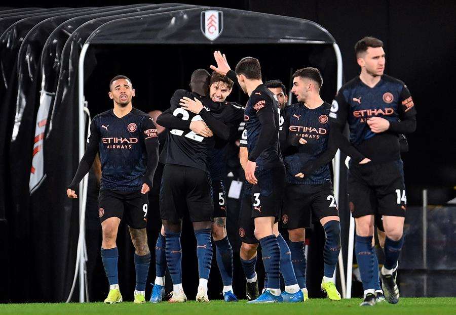 Los jugadores del City en la celebración del primer gol.