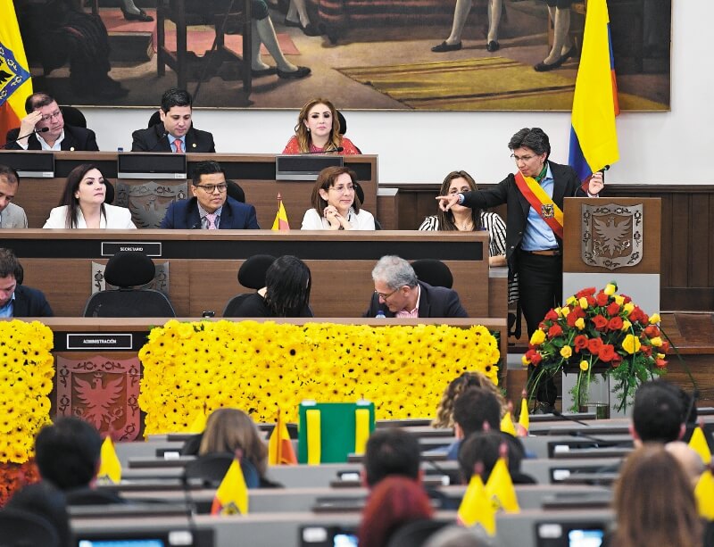 Las voces de oposición hacia la alcaldesa ya suenan incluso desde la propia bancada de gobierno (Alianza Verde y Polo Democrático).