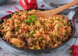 Arroz con chicharrón: paso a paso para preparar esta crujiente receta