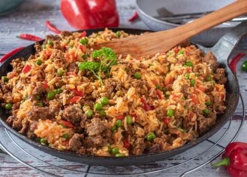 Arroz con chicharrón: paso a paso para preparar esta crujiente receta