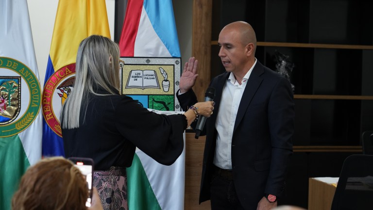 ¿Quién es Luis Giovany Arias, el nuevo alcalde de Bello, en Antioquia?