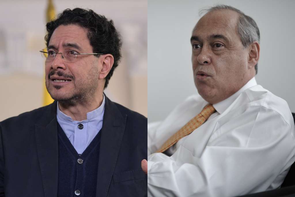 El senador del Pacto Histórico Iván Cepeda y el excomisionado para la Paz de Andrés Pastrana, Camilo Gómez Alzate. / Óscar Pérez.