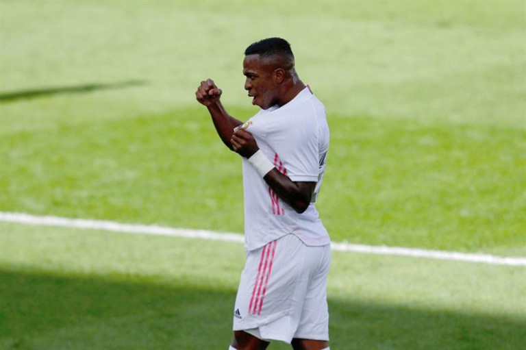 Con goles de Benzema y Vinicius, el Real Madrid recuperó el liderato de LaLiga