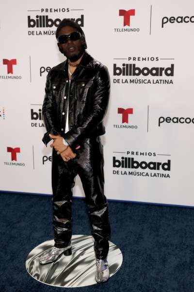 Alfombra Premios Billboard - Myke Towers