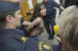 Manifiestan en "topless" en una mezquita en Suecia