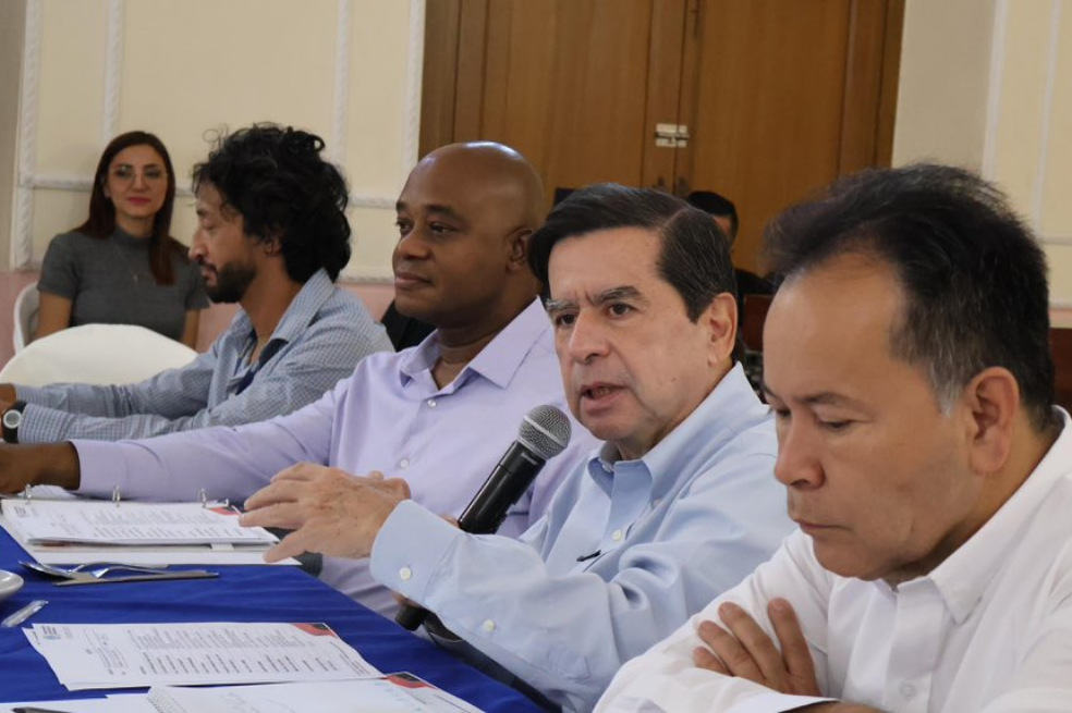 El canciller Luis Gilberto Murillo y el ministro del Interior, Juan Fernando Cristo.