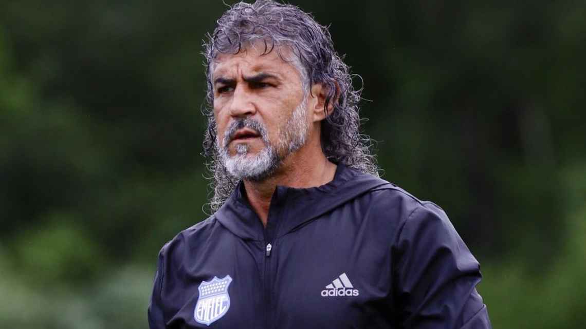 En junio de 2024, Leonel Álvarez fue anunciado como nuevo entrenador de Emelec de Ecuador, en reemplazo de Hernán Torres.