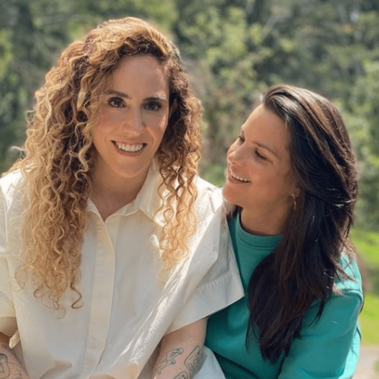 Nela González y Amalia Andrade.