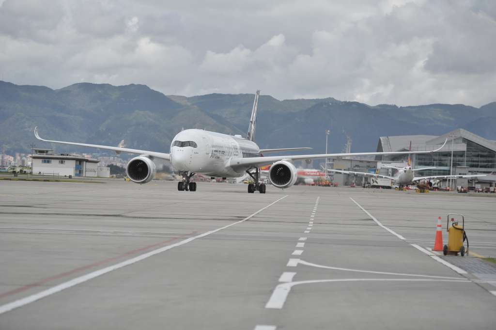 Llegada de este avión al Aeropuerto Internacional El Dorado, en Bogotá.