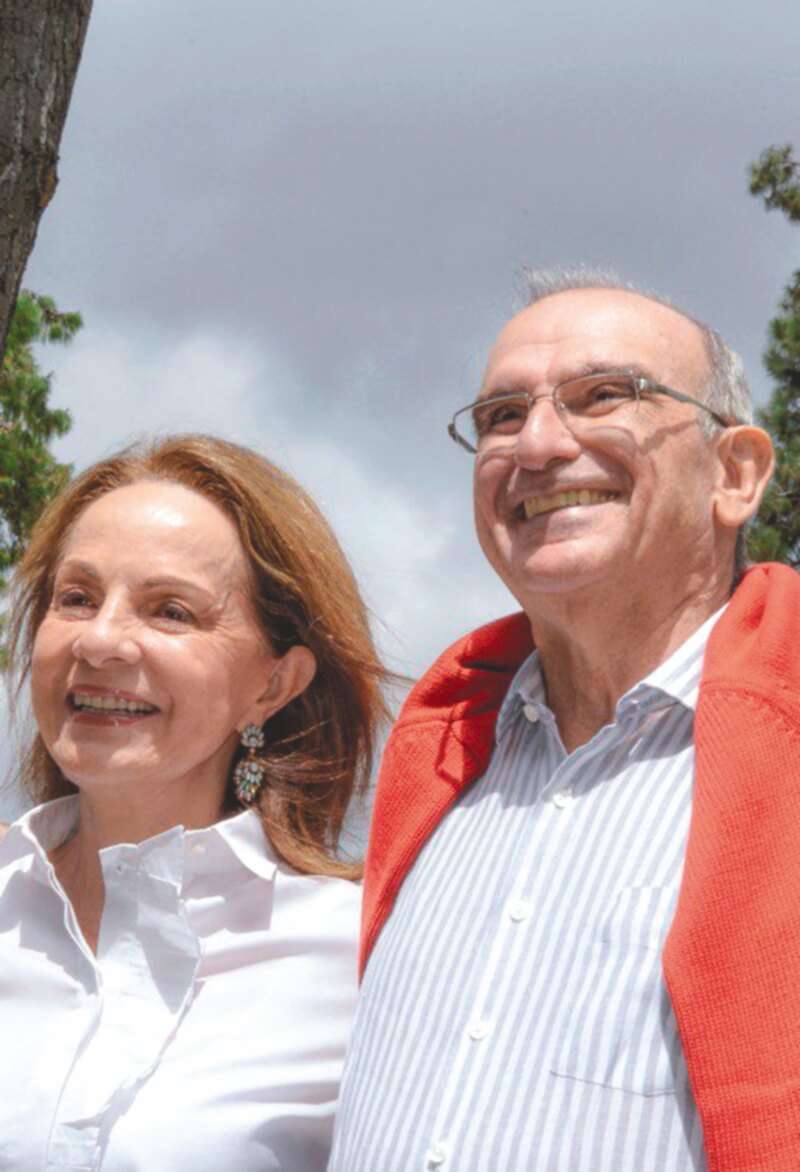 De la Calle y Rosalba Restrepo se conocieron en la U. de Caldas.  / Twitter
