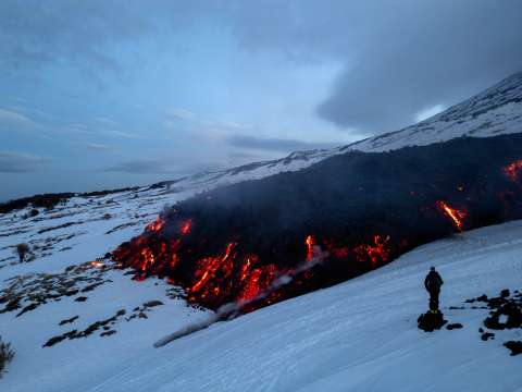Autoridades preocupadas por senderistas que se hacen selfis en volcán Etna