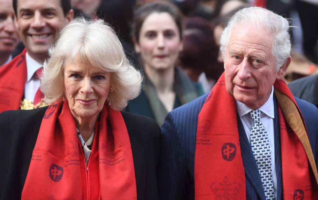 London (United Kingdom), 01/02/2022.- Britain's Prince Charles and Camila, Duchess of Cornwall, visit the Chinatown district of London, Britain, 01 February 2022. The royal couple spoke with members of the Chinese community to celebrate the Lunar New Year that falls on 01 February 2022 and marks the 'Year of the Tiger,' one of the 12 animals of the Chinese Zodiac. (Reino Unido, Londres) EFE/EPA/NEIL HALL
