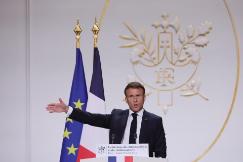 Macron se mantiene: Francia no reconoce a la junta golpista de Níger