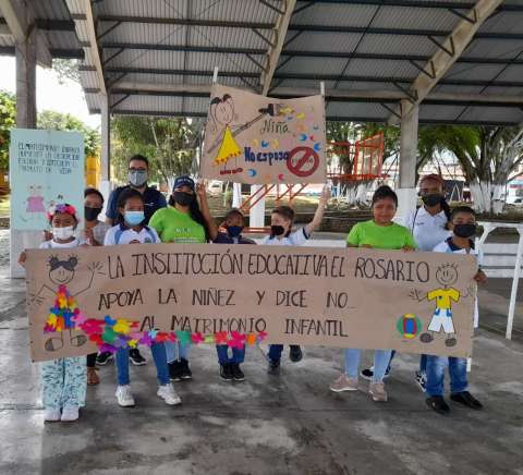 Las niñas y niñas le piden a la Corte que los proteja del matrimonio infantil