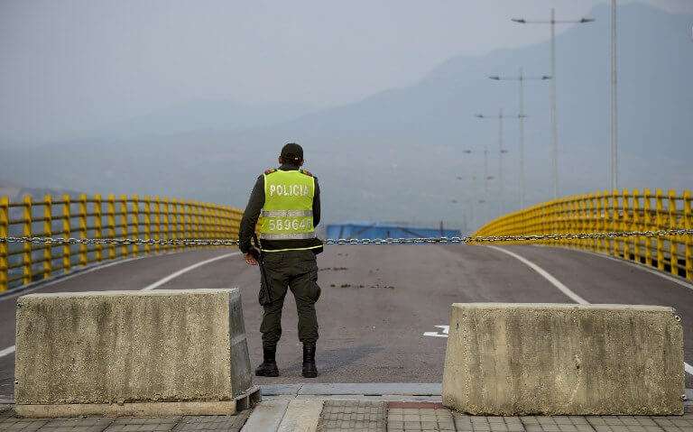 Cuando se habla de buenas intenciones para reconstruir Venezuela, harían bien el Gobierno y el Congreso colombiano en empezar por reconstruir las zonas fronterizas. / Foto: AFP