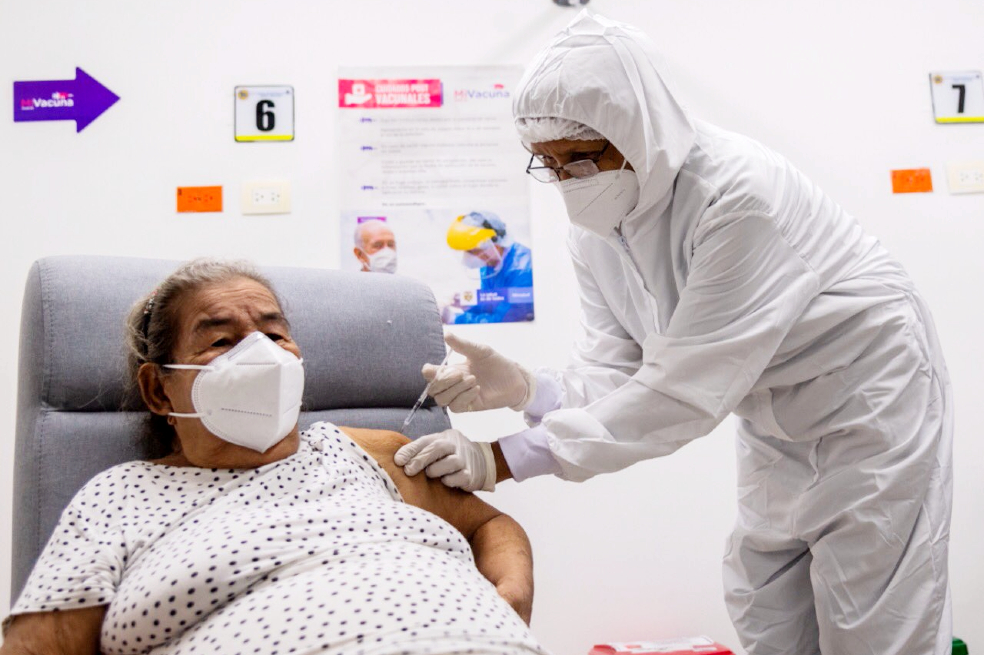 Vacunada dos millones en Colombia