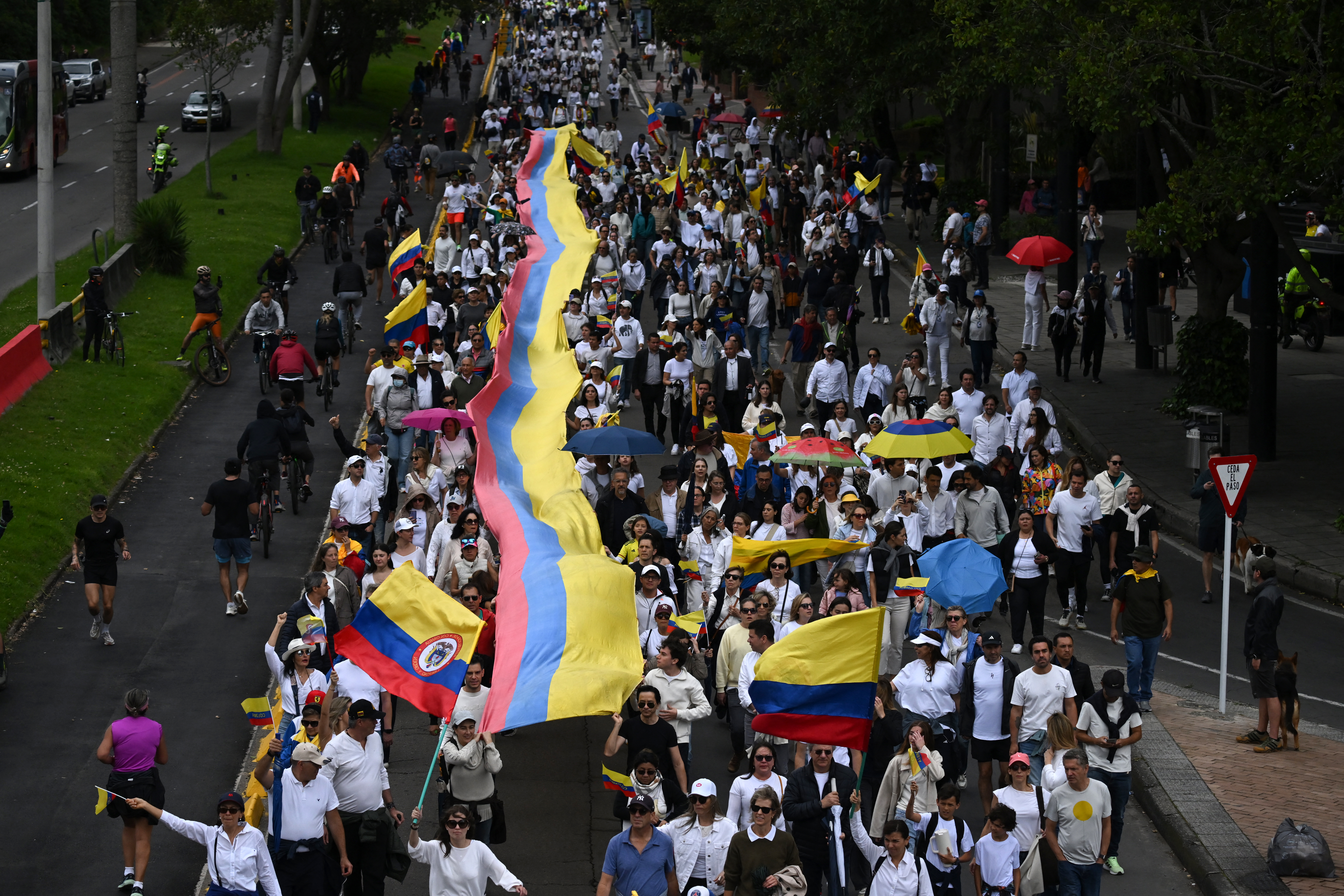 Marcha rechazo atentado Miguel Uribe
