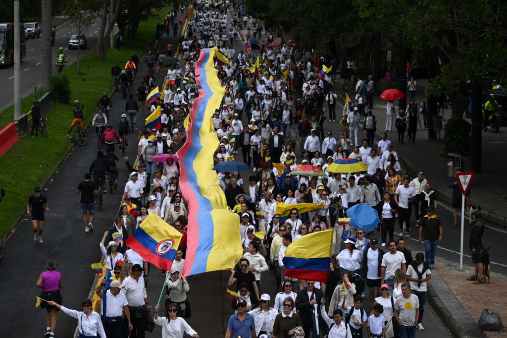 Marcha rechazo atentado Miguel Uribe