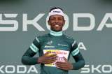 Girmay vuelve y gana en la antesala del “sterrato” en el Tour de Francia